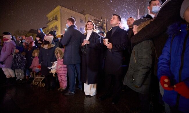 Володимир Зеленський відвідав зимове містечко на Банковій