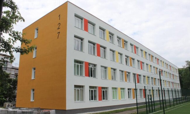 В Києві капітально ремонтують найстарішу школу №127