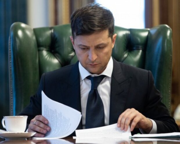 Зеленський звільнив 15 губернаторів