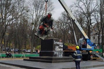 У Києві на Шулявці в рамках декомунізації прибрали пам'ятник російському поету Олександру Пушкіну, — МКІП