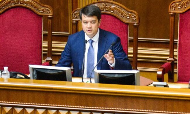 Вибори у Києві та реформа прокуратури: Рада зібралася на засідання