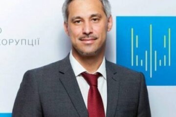 Рябошапка судився з батьком за аліменти