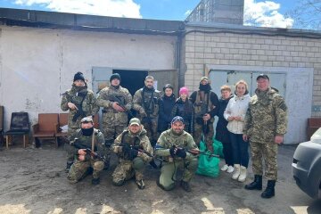 Волонтерки передали військовим напівфабрикати