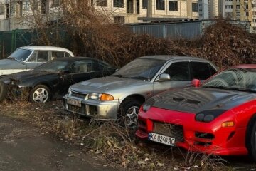 У Києві виявили кладовище рідкісних Mitsubishi