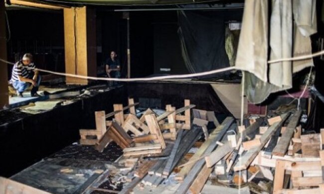 Розруха та безлад: кінотеатр “Київ” показали зсередини