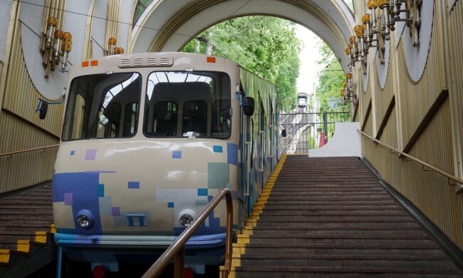 У Києві призупинили рух фунікулера через відсутність напруги