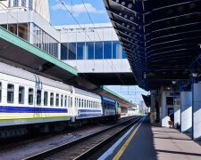 Прямо до літака: «Укрзалізниця» тестує новий маршрут до аеропорту Кишинева