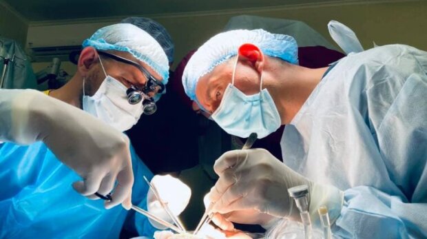 Київські лікарі пересадили підлітку кістки, зроблені на 3D-принтері