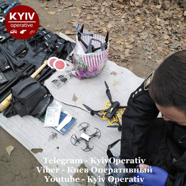 Погрожував зв’язками та возив зброю: у Києві затримали псевдоправоохоронця