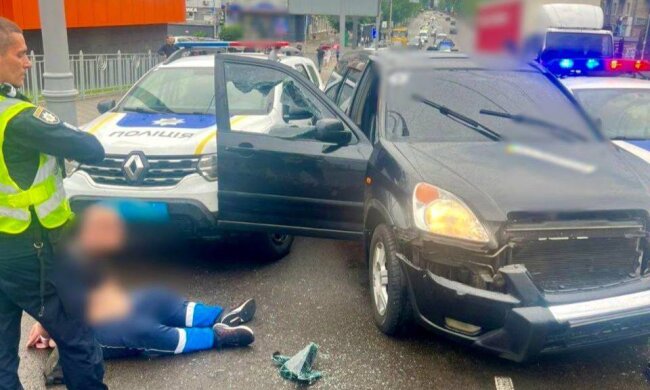 У Києві п’яний водій без номерів влаштував погоню та протаранив три поліцейські авто