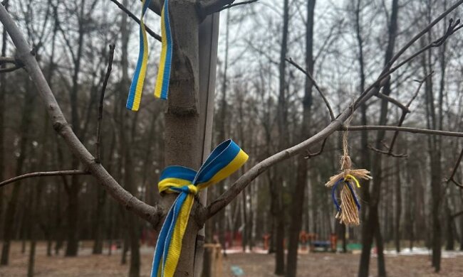 У Святошинському районі Києва дружини полеглих Героїв висадили дерева у пам'ять про коханих