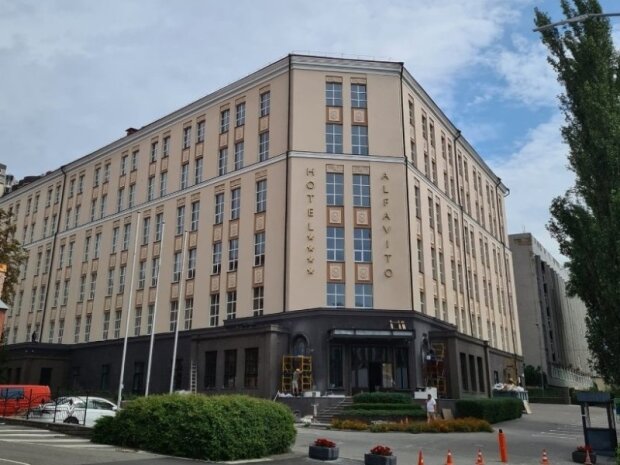 У столиці відбудовано готель, що постраждав від російської ракетної атаки 31 грудня 2022