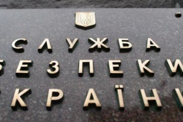 У Києві затримали групу осіб, які вимагали неіснуючі борги у людей (відео)