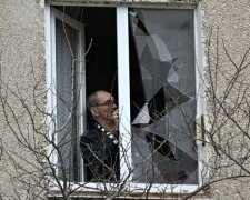 Вночі росіяни обстріляли Херсон: двоє людей поранені