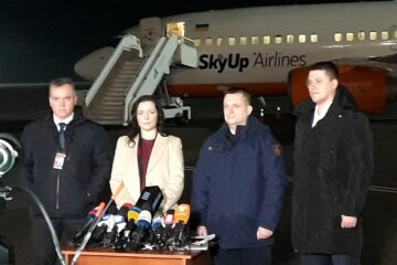 Своїх в біді не кидаємо: за українцями в Ухань відправили борт