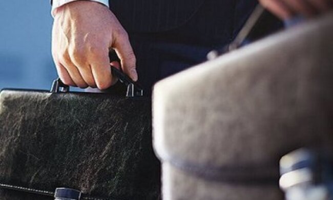 Рада запровадила держслужбу за контрактом