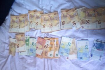 На Київщині за хабарі затримали чиновника