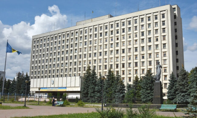 Київська облрада закупить подарунків на майже 0,9 млн