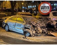 Розбив десяток машин і втік: у Києві вночі сталася масштабна ДТП (відео)