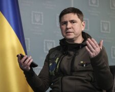 Подоляк пояснив, навіщо російські війська обстрілюють свої міста