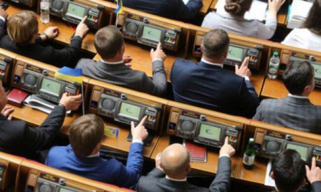 “Слуг народу” попередили про продовжений робочий день