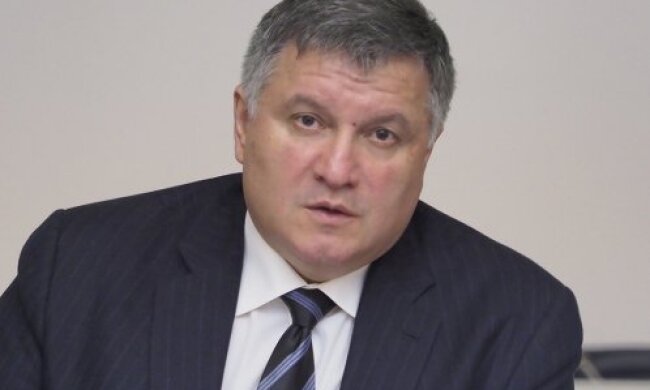 Президент відповів на відставку Авакова
