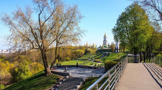 Київзеленбуд витратить на ремонт сходів у парку "Вічної слави" 5 млн грн