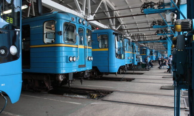 Посадовця столичного метрополітену підозрюють в збитках ₴13,1 млн на постачанні вагонів