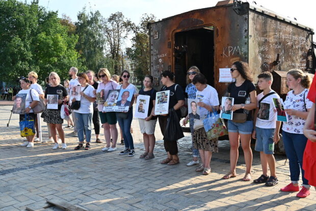 У Києві відбулась акція на підтримку цивільних заручників, яких утримує росія.