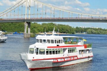 Відновлено роботу річкового трамваю