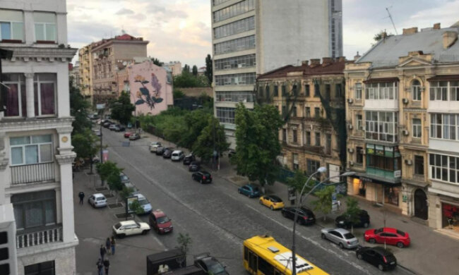 У столиці на Великій Васильківській завершили ремонт водогону