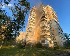 У Києві уламки ракети пошкодили багатоповерхівку - двоє жінок постраждали, є загроза обвалу балконів