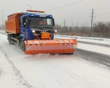 Київ засипле снігом: «Київавтодор» виводить 570 машин на дороги