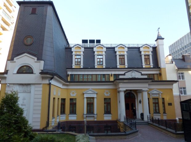 В центрі столиці продають історичний маєток за майже ₴10 млн
