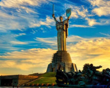 У Києві пропонують перетворити Батьківщину–Мати на архистратига Михаїла