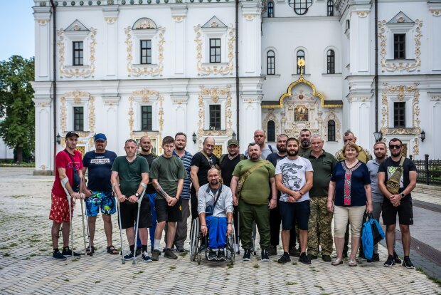 "День у Лаврі для військового" - стало відомо, як проходить духовний супровід та підтримка захисників