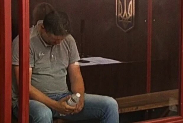 Суд помістив під варту Володимира Прохнича, який погрожував підірватися в Кабміні