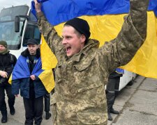 Велике повернення: броварчанин та молодий шахтар серед сотень звільнених із полону