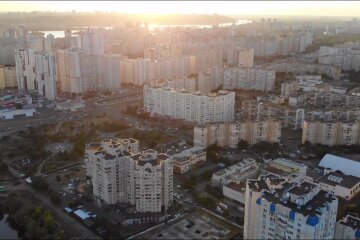 Як виглядають Позняки та Осокорки з висоти пташиного польоту (відео)