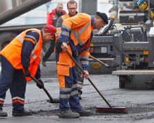 Дорожні роботи на Подолі: на трьох жвавих вулицях району обмежать рух транспорту