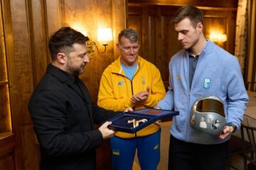 Орден Свободи за «шолом пам’яті»: Зеленський нагородив скелетоніста Гераскевича