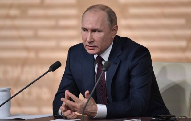 Кремль намагається перекласти провину за поразку під Харковом із Путіна на військових, – CNN