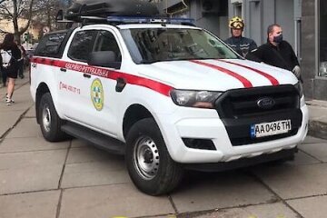 Житель Києва викинувся з восьмого поверху