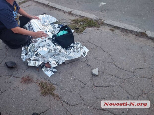 Обстріл зупинки у Миколаєві: двоє загиблих та 12 поранених