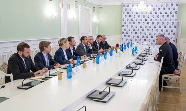 Європа має бути готовою до викликів: Кличко зустрівся з Держміністром МЗС Німеччини Флоріаном Ганом