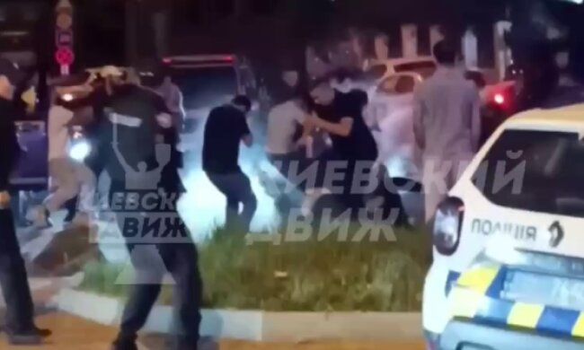 Бійка в Києві: учасників масових "кулачних розваг" на Солом'янці затримали, мережа лютує