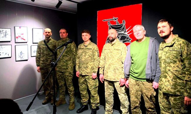 «Проєкт 24 022 022»: у Києві відкрили виставку художників-військових про трансформацію життя