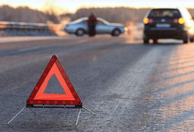 У Києві п’яний водій викликав “титушок” на місце аварії: вони побили свідків ДТП (відео)