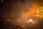 На Київщині ліквідовано пожежу на складі площею 1000 м²
