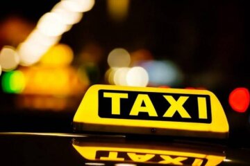 У Києві таксист служби Bolt бризнув в людей з балончика за зроблене зауваження (відео)